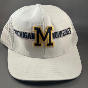 Vintage Michigan Wolverines Trucker Hat White Mesh Snapback Designer Award M‎